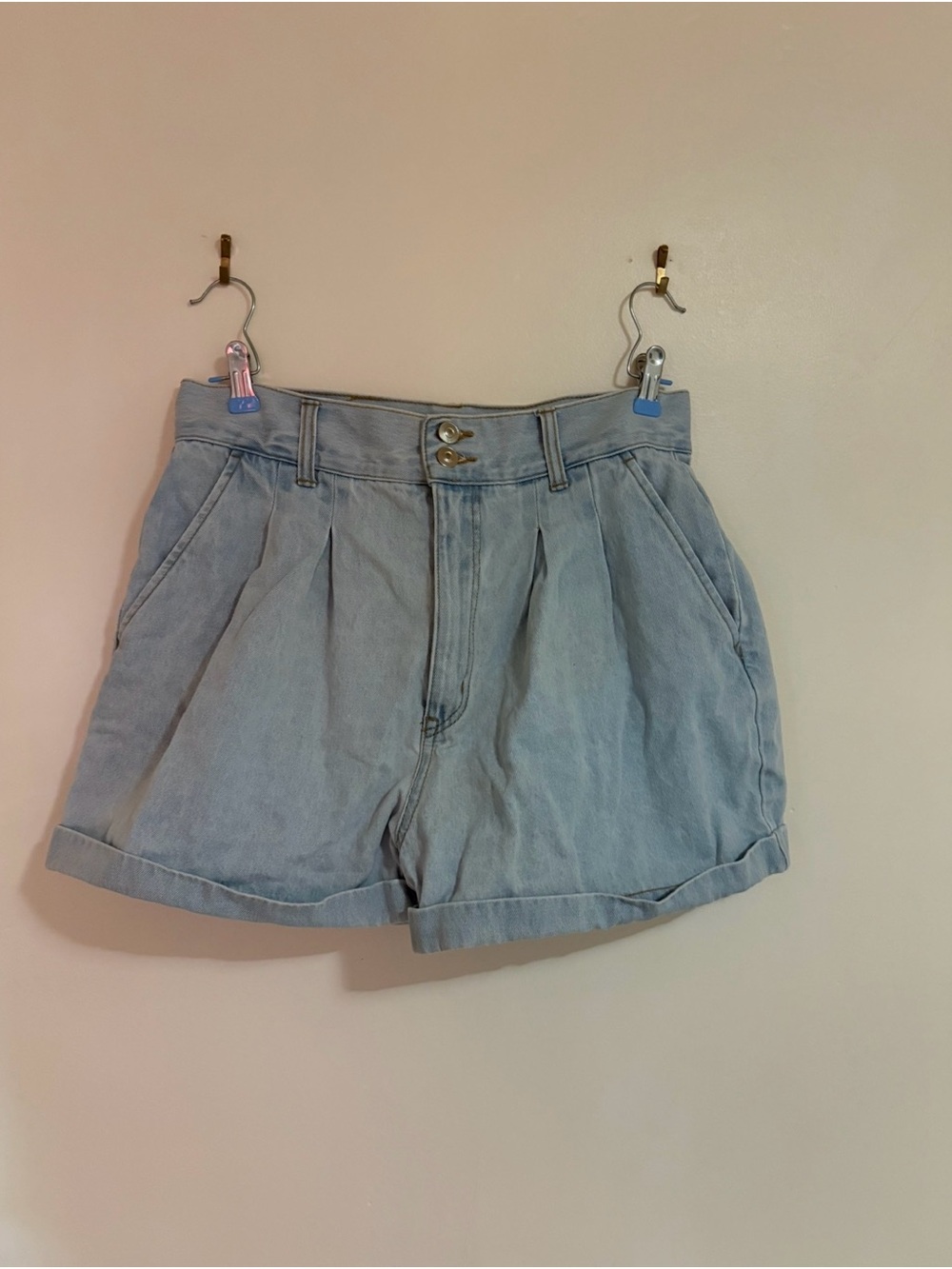 Light Wash Women's High-Waist Pleated Denim Shorts Mom Jeans Size US 30
